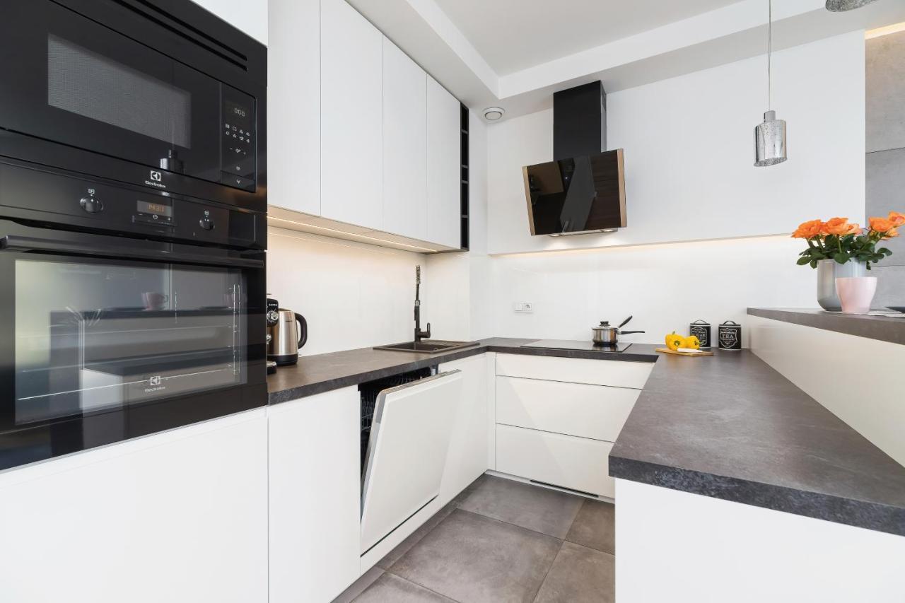 Apartments Harmonica Trynitarska By Noclegi Renters Krakow Bagian luar foto